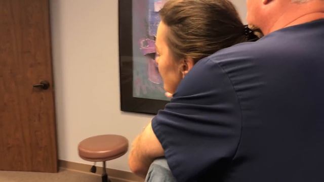 Yellowknife Canada Lady Flies South To Get The Infamous "Ring Dinger" From Houston Chiropractor смотреть онлайн