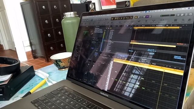How to make a groovy psy trance bass line with 16th notes смотреть онлайн