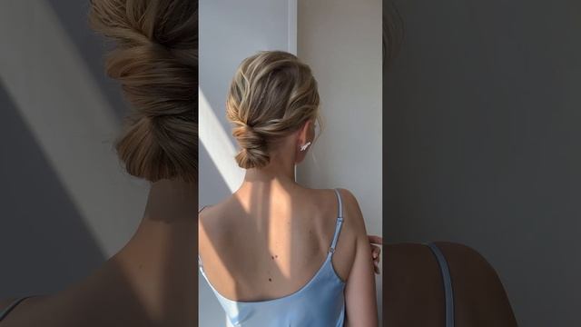 Нашли косички? #прическа #пучок #невеста2023 #свадебнаяприческа #укладкаволос #wedding #makeup смотреть онлайн