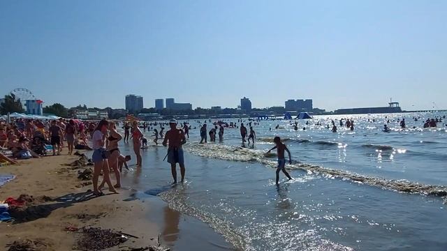 Анапа. Почему нельзя купаться в море после дождя в Анапе - наглядно демонстрирую. смотреть онлайн