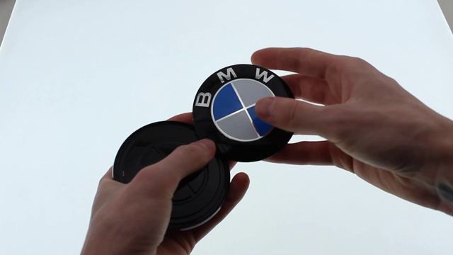 Эмблема BMW (основание черный глянец) 82 мм смотреть онлайн