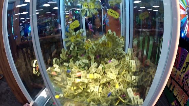 MUST WATCH! Part 1 #6 Landon playing at the Arcade! pt 2 GIVEAWAY! смотреть онлайн