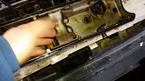 Чистка  фильтра Сапуна ваз 2108/выдавливает масло из под крышки клапанов