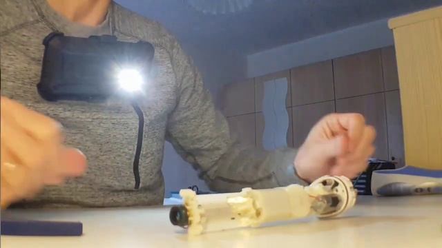 Panasonic DentaCare EW1211W Wymiana Baterii Na Zwykłe AA