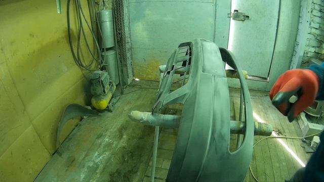 КАК ПРАВИЛЬНО И БЫСТРО ПОДГОТОВИТЬ И ПОКРАСИТЬ НОВЫЙ БАМПЕР смотреть онлайн