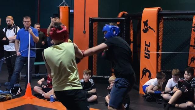 Первые соревнования! Бокс!!! смотреть онлайн