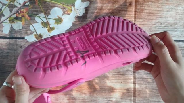 Обзор и продажа Шлепанцы сандалии Crocs смотреть онлайн