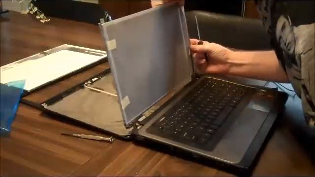 Laptop screen replacement-How to replace laptop screen-HP 2000 смотреть онлайн