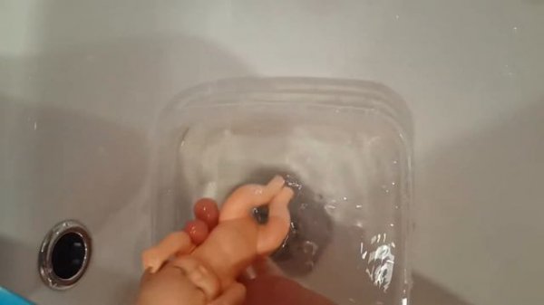 купание мини реборна