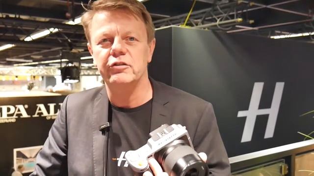 We talk with Ove Bengtson about the future of Hasselblad X1D смотреть онлайн