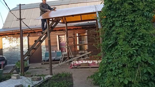 Навес во дворе дома. смотреть онлайн