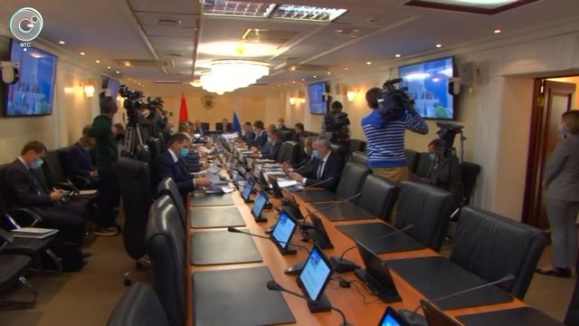 Делегация Новосибирской области работает на VII Форуме регионов России и Беларуси смотреть онлайн