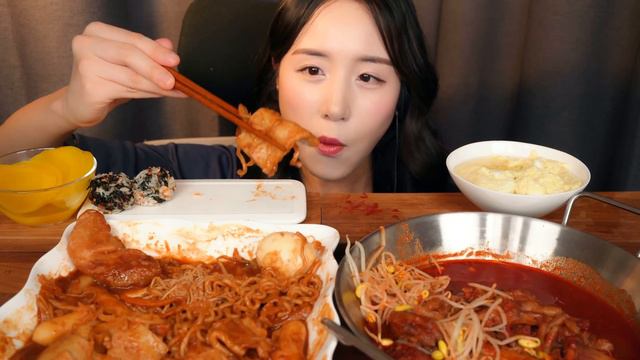 전국민 소울푸드 총집합🐔 신당동 즉석 떡볶이 & 국물 닭발 먹방 ASMR MukbangㅣKorean Spicy Tteokbokki Chicken Feet Stew смотреть онлайн
