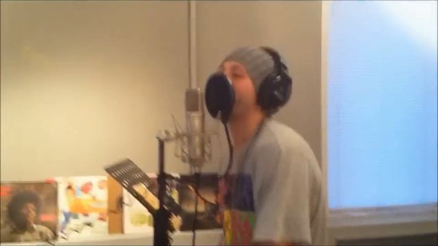 Андрей Гризли разрывает микрофон! (Beggin live) смотреть онлайн