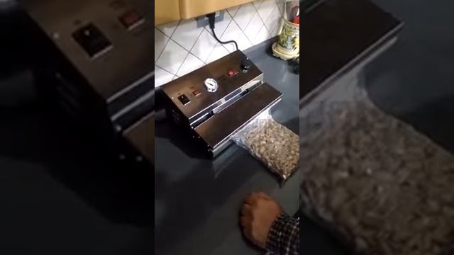 Betrieb des Vakuumiergeräts Euro 330 INOX смотреть онлайн