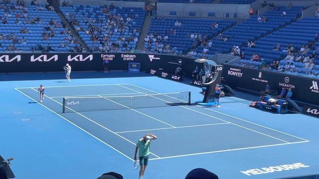 Riley￼ opelka vs Denis shapovalov￼ first game crowd view смотреть онлайн