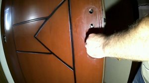 Замена личинки замка на входной металлический двери.