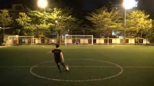 Научиться бить по мячу - Роберто Карлос