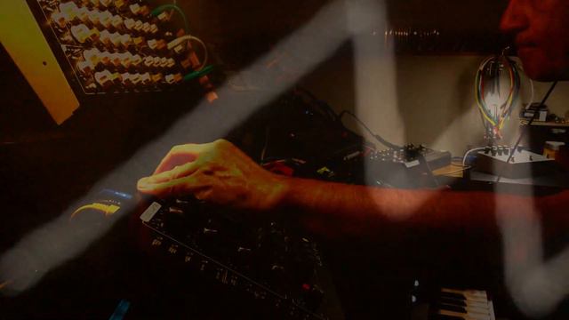 4x LeipzigV3 + Digitakt = Techno. Or is it Trance? Franz Mesmer/Too old for that shit смотреть онлайн