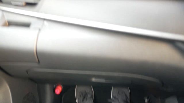 [日産ノート] 快適性や走りやすさ、ハンドリング、内装など試乗レビュー/ノート（E13） смотреть онлайн