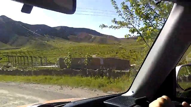 Сады в горах Армекнии, май 2019 | поворот на Арташат по дороге из Еревана в Гарни смотреть онлайн