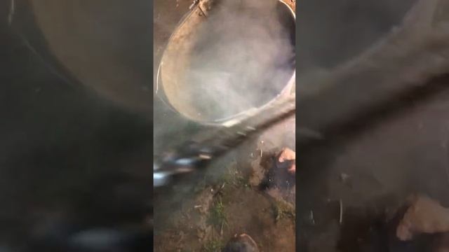 Малиновый кварцит. Нельзя использовать для внутренней загрузки в банную печь. смотреть онлайн