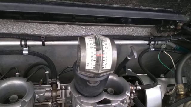 1975 Ferrari Dino 308 GT4 - badly popping carburetors смотреть онлайн