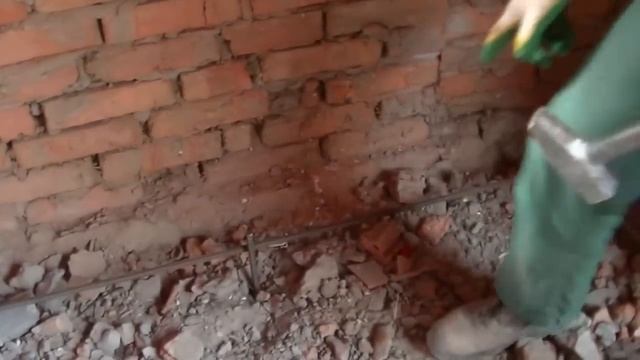 Простой,быстрый и дешёвый способ установить маяки для ЧЕРНОВОЙ и ТОЛСТОЙ стяжки из бетона . смотреть онлайн