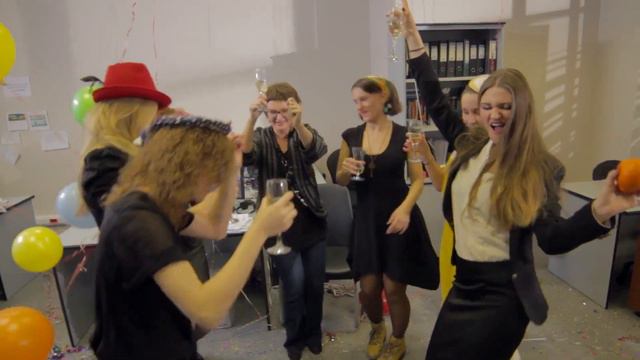 Директор увидел как юристки празднуют 8 марта смотреть онлайн