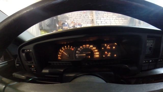 OPEL Omega A CD Diamond 1993. Стоим в гараже. Разбудил старого немца. смотреть онлайн