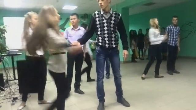 Танец на осеннем балу) 8 , 9 и 11 класс смотреть онлайн