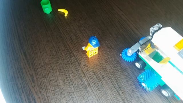 ЛЕГО Мультики про машинки LEGO CITY 60249 Уборочная машина смотреть онлайн