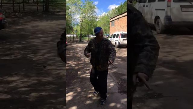 Жека ЛАМБАДА 🕺, вызов на танцевальный батл Олега монгола)) смотреть онлайн