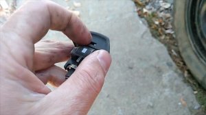 Тойота  , как снять личинку замка двери, обломился ключ.