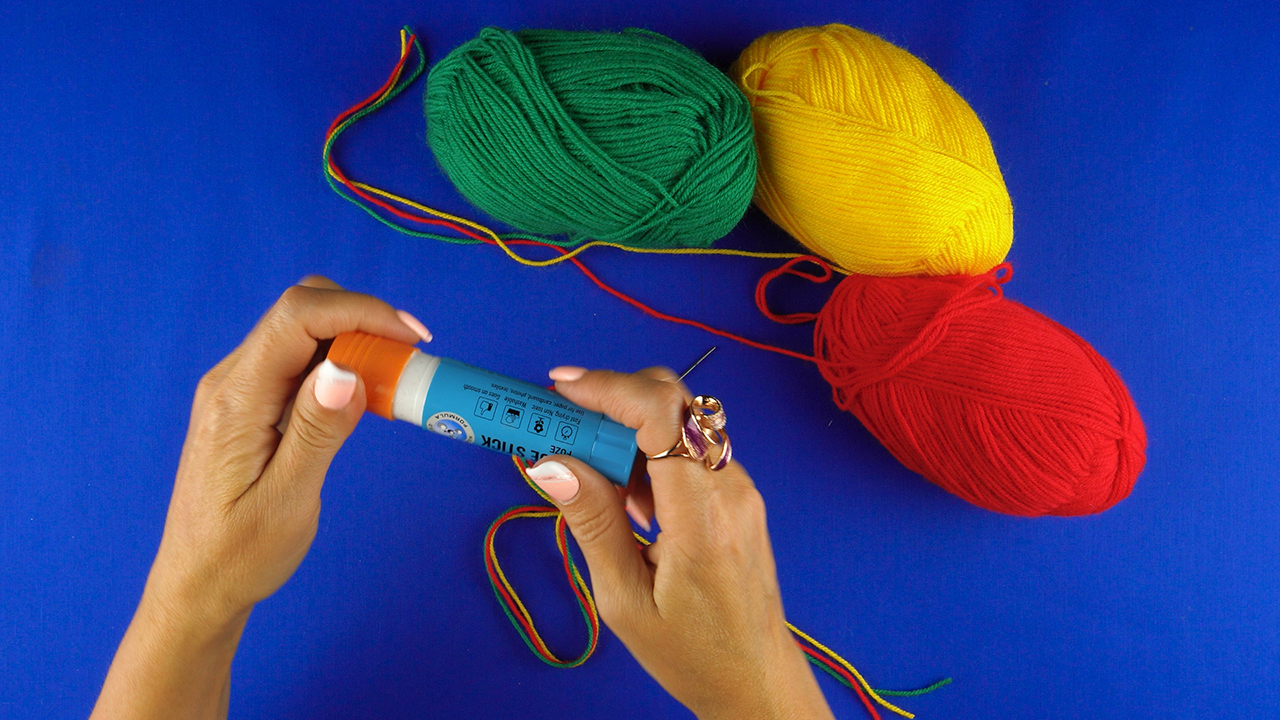 Как прошить синтепон, три пряжи в иголку и углы на оверлоке. Швейные секреты смотреть онлайн