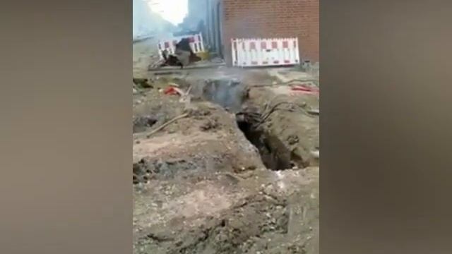 Пытается потушить кабель смотреть онлайн