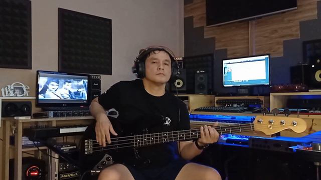 Love You Like A Love Song - Selena Gomez ( Rein13 Bass Cover ) смотреть онлайн