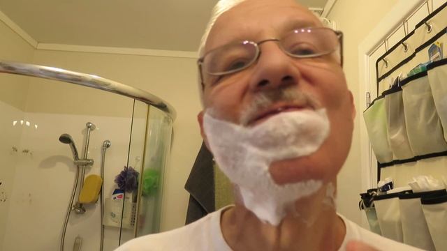 Бритьё 14-ти дневной щетины опасной бритвой 14 days hairs straight razor shaving смотреть онлайн