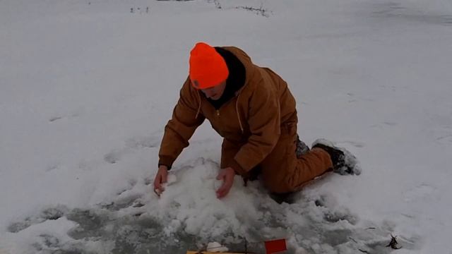 Tip Up Flag trick for Ice Fishing смотреть онлайн