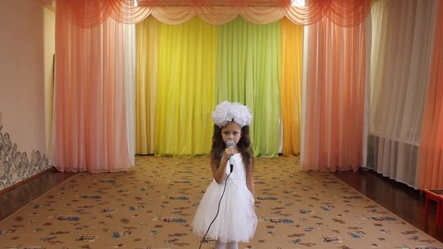 Василькова Диана 6 лет «Осень милая, шурши» музыка - М. Еремеева смотреть онлайн