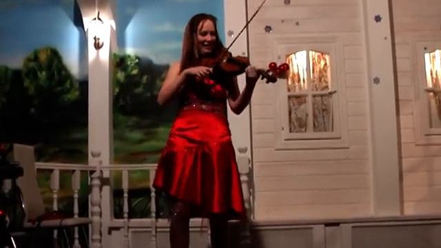 У Самовара на скрипке смотреть онлайн