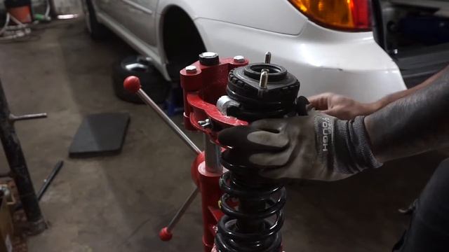 OFF - Road Subary Legacy Gets KYB Excel - G Struts смотреть онлайн