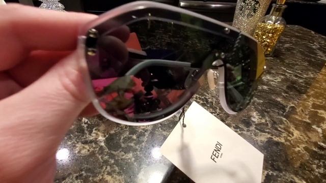Fendi Fabulous Sunglasses Unboxing and Review смотреть онлайн
