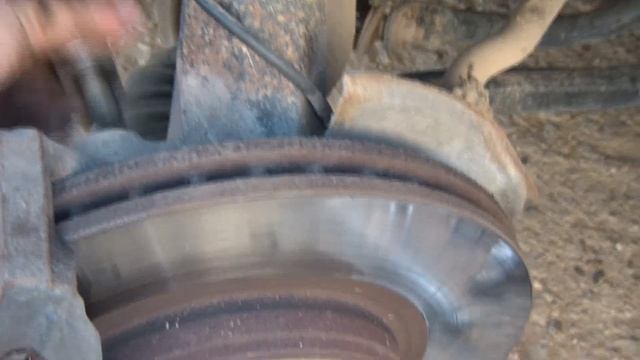 Mazda 6 (GG) 2.0 AT - Замена тормозных колодок и дисков на передке. смотреть онлайн