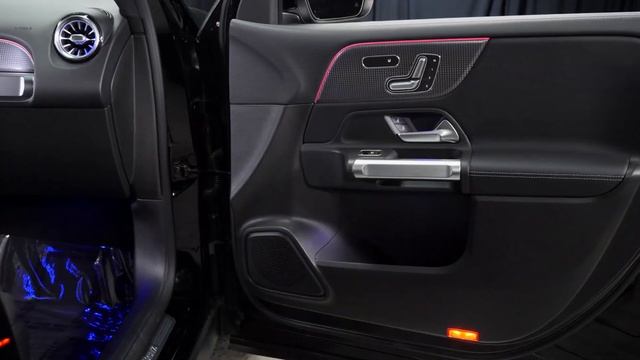 2020 Black Mercedes-Benz GLB 250 4MATIC® SUV - New 2020 GLB смотреть онлайн