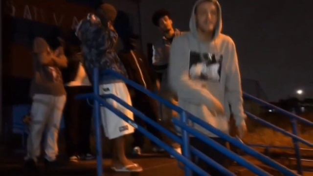 SXCS011 - FOTO COM EMOJI NA CARA 🎰 REC. SKINNY. смотреть онлайн