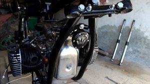 Сборка мотоцикла К-750  продолжается