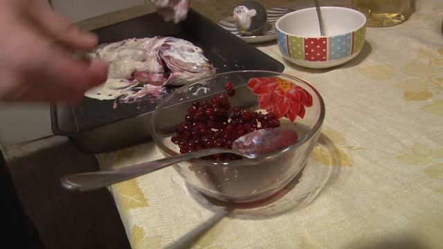Русская кухня. Карп в брусничном соусе смотреть онлайн