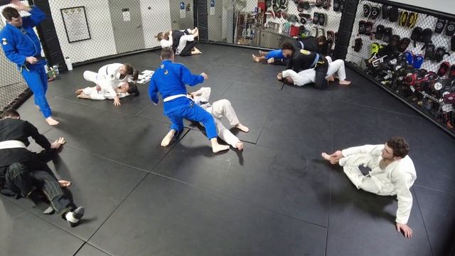 Monday Evening Kimono [10/23/2023] смотреть онлайн