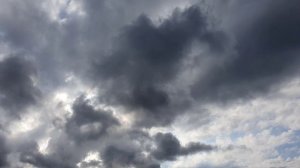 Видео заставка - Облака быстро плывут по небу. Расслабляющее видео. Облака. Video screensaver. 4К